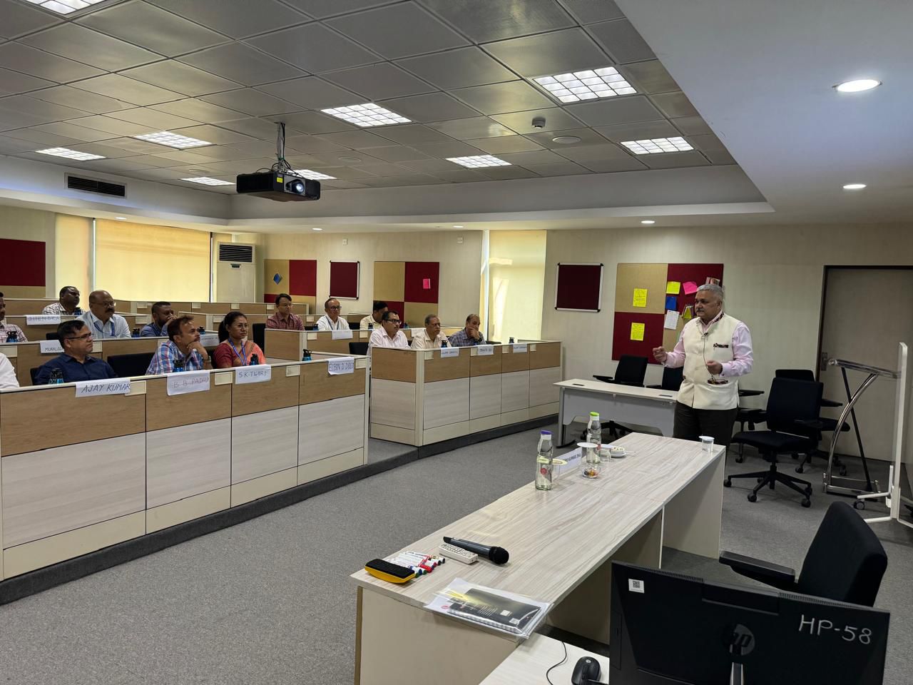 "Leadership in action" two weeks intensive Advance Management Program